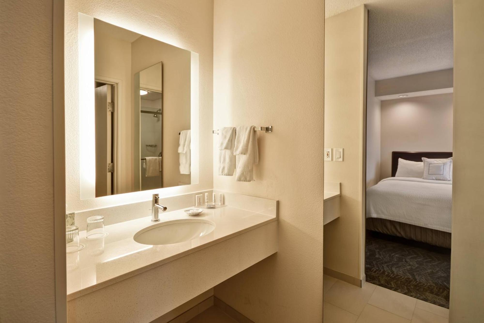 Springhill Suites Lexington Near The University Of Kentucky Exteriör bild